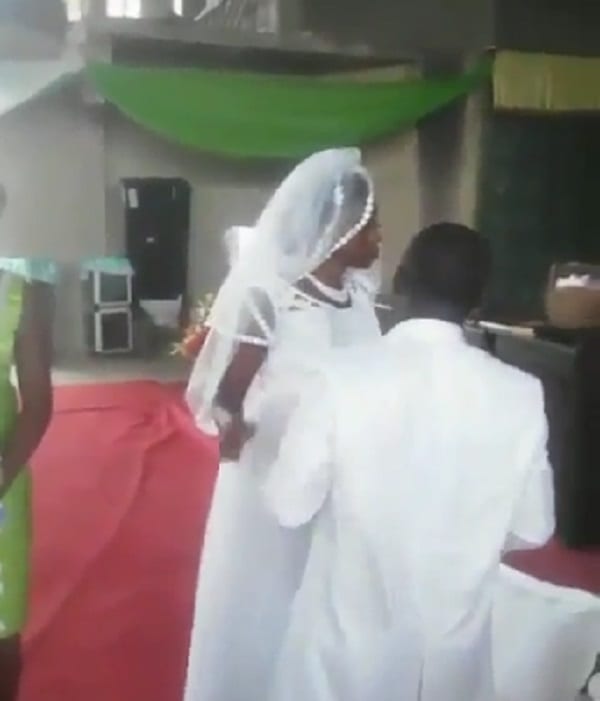 Ghana: Une mariée en colère refuse d'embrasser son mari (PHOTOS)
