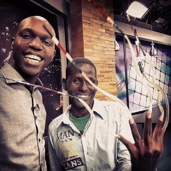 John Waweru , l'homme aux ongles les plus longs en Afrique: PHOTOS/ VIDÉO