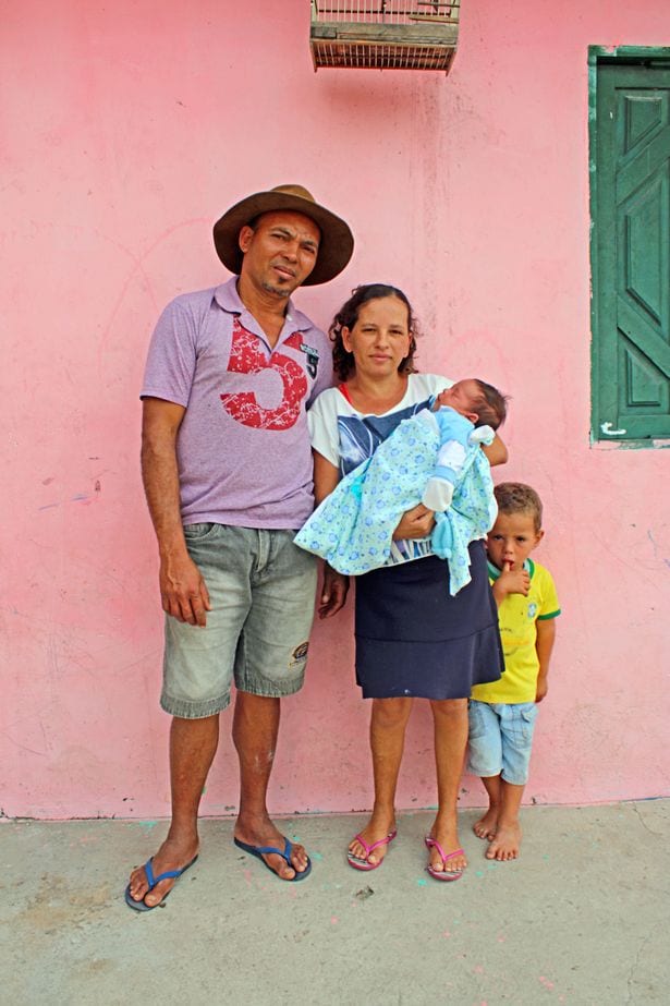 Un couple désire une fille, mais donne naissance encore à un treizième garçon...[PHOTOS]