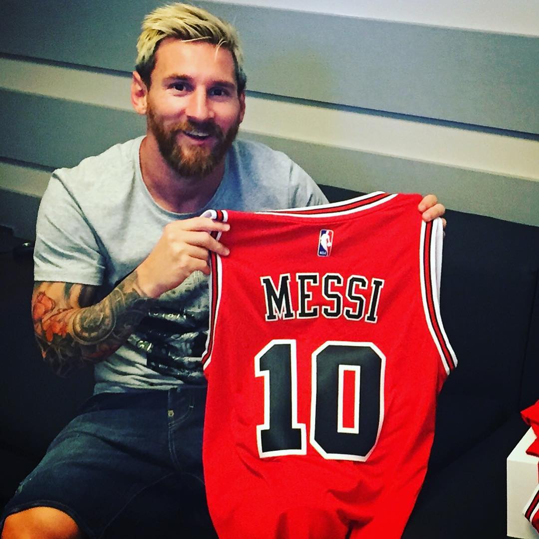 Découvrez le beau cadeau des Chicago Bulls à Lionel Messi
