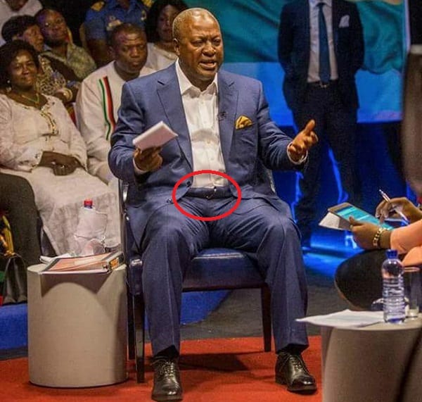 Insolite: Le président ghanéen apparaît à la télé avec la fermeture éclair de son pantalon ouverte: PHOTOS