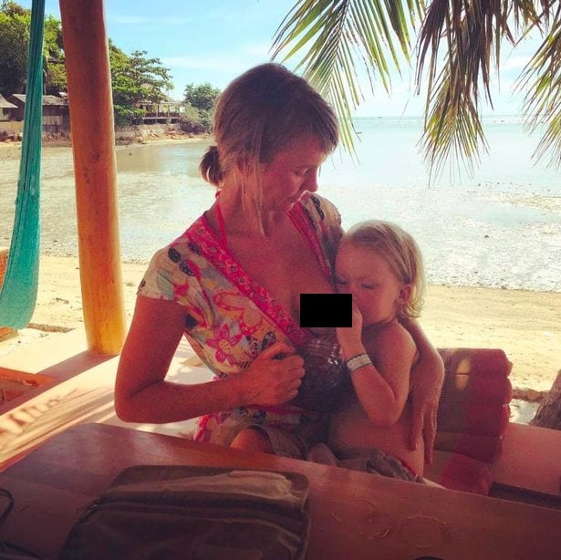 Les femmes "doivent allaiter leurs enfants jusqu'à ce qu'ils aient 8 ans", selon cette maman (PHOTOS)