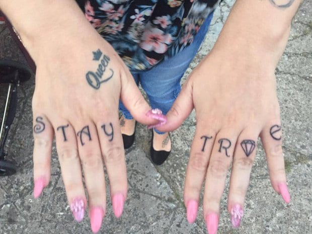 Elle perd son nouveau travail à cause de ses tatouages: PHOTOS