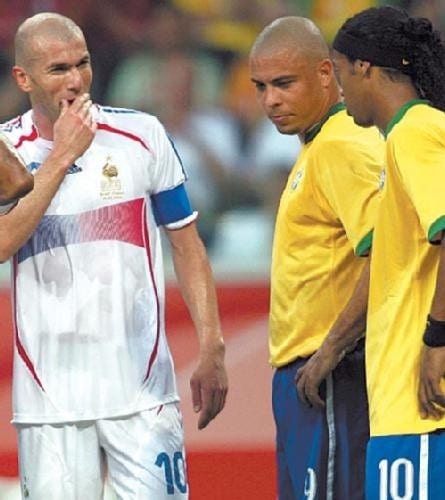 Zidane , Ronaldo et Ronadinho des joueurs de talent exceptionnel...Explications