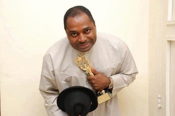 "Dieu a enlevé 37 fibromes du ventre de ma femme": Révèle l'acteur nigérian Kenneth Okonkwo