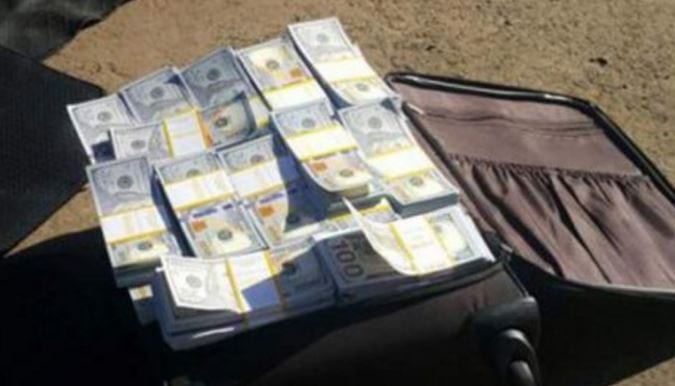 Un camerounais arrêté avec des faux dollars américains et de l'or contrefait au Kenya