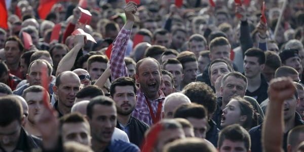 Turquie: des populations dans les rues pour contester les résultats du référendum