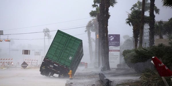 USA: L'ouragan Harvey fait d'énormes dégâts, Donald Trump décrète l'état d'urgence