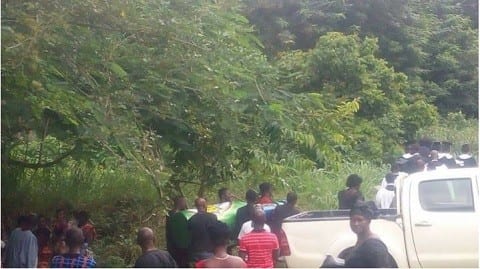 Ghana: un homme enterré dans un cercueil en forme de bouteille de bière (PHOTOS)