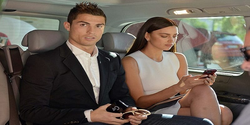 article-2524687-1A24ECB100000578-327_634x529