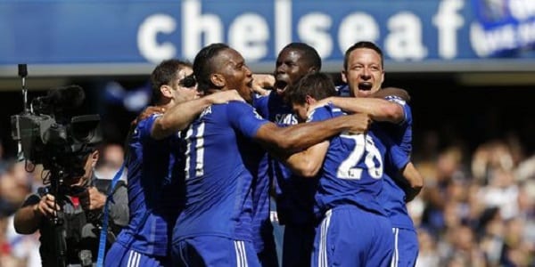 4626596_3_cc9f_les-joueurs-de-chelsea-celebrent-leur_0afe7b5801c1ab21b337c67e41a5623a