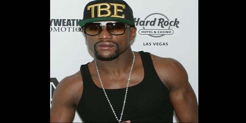 Le-boxeur-Floyd-Mayweather-devient-le-sportif-le-mieux-paye_portrait_w674