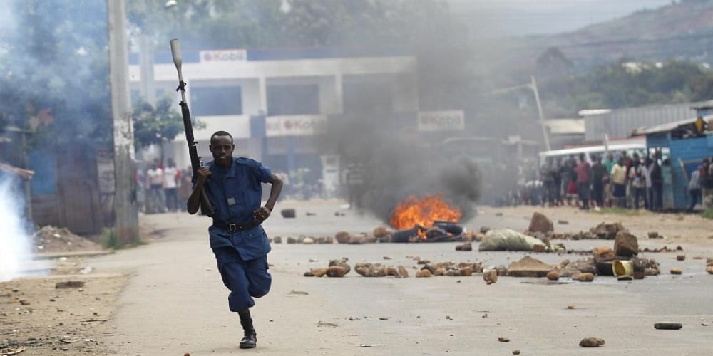 2015-04-26T104421Z_1410132920_GF10000073319_RTRMADP_3_BURUNDI-POLITICS_0