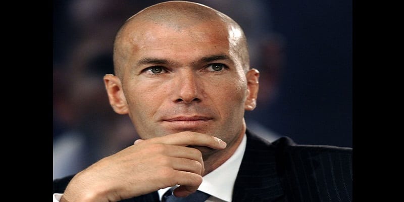 895975-zinedine-zidane-tentera-ramener-equipe