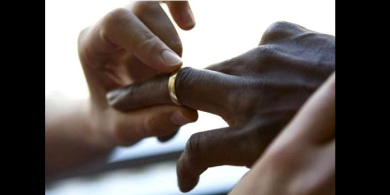 i0.wp.comwww.actunet.snwp-contentuploads201512MARIAGES_gris-6199f594a74f1b1b6037e44d4060f87d172ddf2b