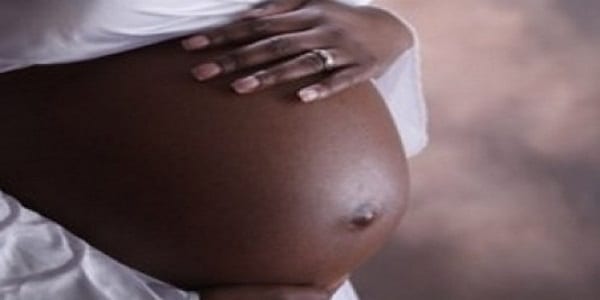 femme-noire-enceinte