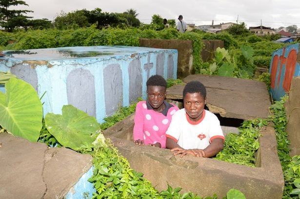 Libéria: Découvrez ces enfants prostitués qui dorment dans un cimetière (PHOTOS)