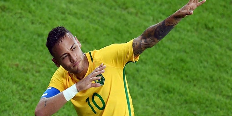 5074796lpw-5074817-article-neymar-usain-bolt-jpg_3733046_660x281