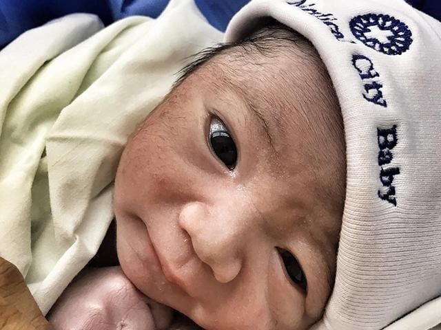 L'actrice Iya Villania donne naissance à un beau petit garçon...Photo