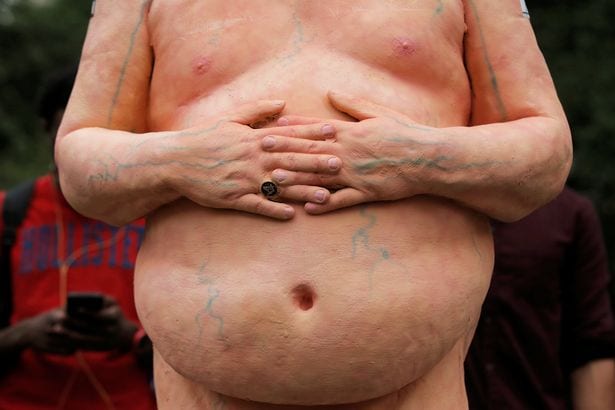 Une statue nue de Donald Trump érigée dans un parc de New York (Photos)