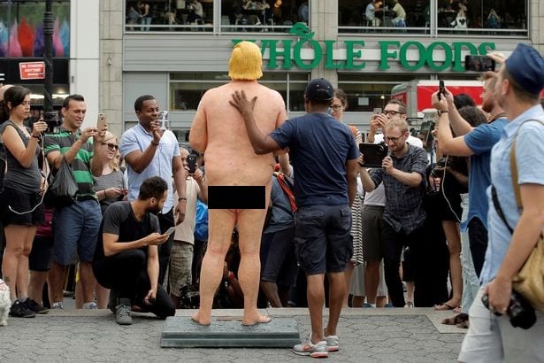 Une statue nue de Donald Trump érigée dans un parc de New York (Photos)