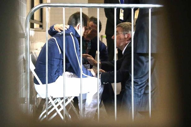 J.o 2016: Un athlète français pleure sur le podium après avoir été hué par la foule brésilienne