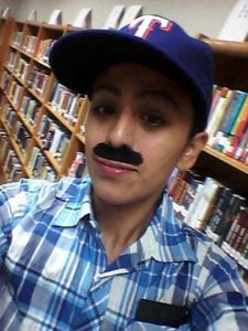 Photos : Une mère se déguise en homme pour rendre son fils heureux