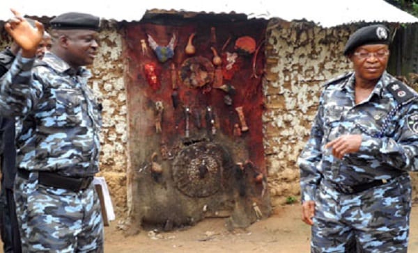 Un pasteur emprisonné dans un sanctuaire en essayant de détruire des idoles: PHOTOS