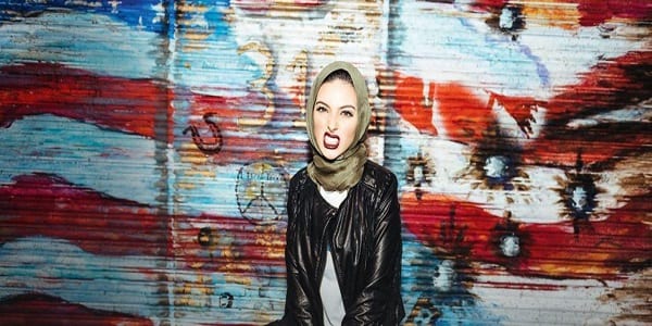 Photos: Un magazine crée la polémique en laissant apparaitre une femme voilée sur sa ''Une''