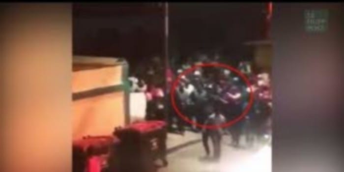 venezuela-le-president-maduro-malmene-par-une-foule-1472989187