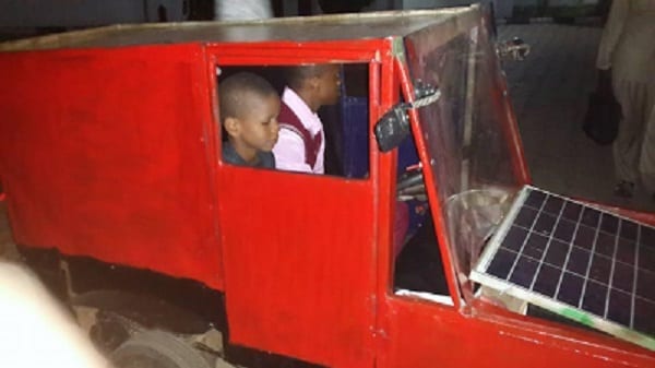 Inspiration: Un jeune nigérian de 16 ans invente une voiture (PHOTOS)