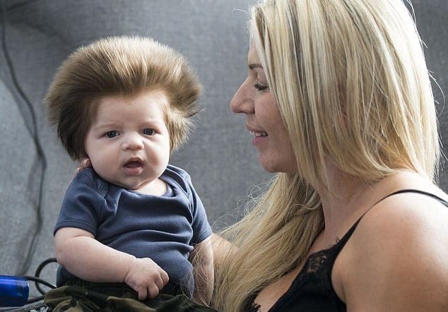 Ce bébé est devenu la nouvelle star sur internet...Découvrez les raisons