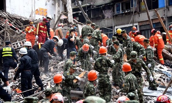 Émouvante photo d'un père qui a sacrifié sa vie pour sauver sa fille dans un effondrement