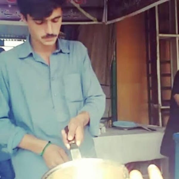 Arshad Khan, le vendeur de thé pakistanais qui fait le buzz sur internet: PHOTOS