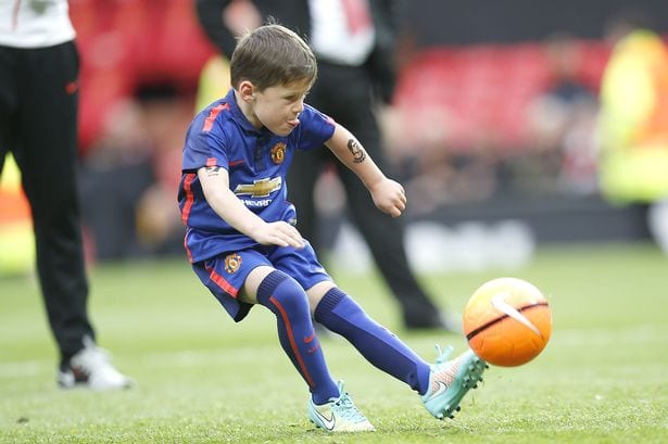Wayne Rooney: Son fils de 6 ans signe à Manchester United...Photos