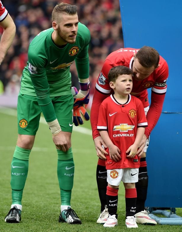 Wayne Rooney: Son fils de 6 ans signe à Manchester United...Photos