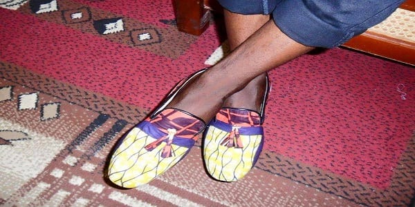 Vidéo: Dora Moti a réalisé son rêve en créant sa marque de vêtements portant son nom.