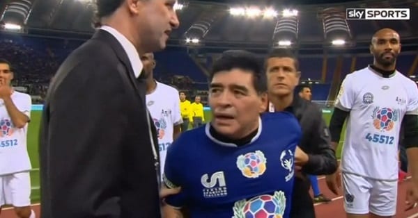 Maradona et Veron à deux doigts de se battre, en plein match pour la paix, organisé par le pape François: VIDÉO