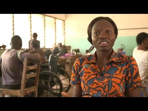 Entrepreneuriat: A 20 ans, elle fonde son entreprise Eco Shoes