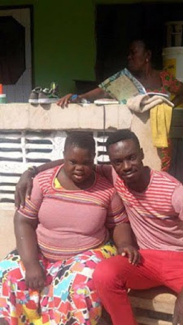 Adorable...Il épouse sa petite amie atteinte de trisomie 21: PHOTOS