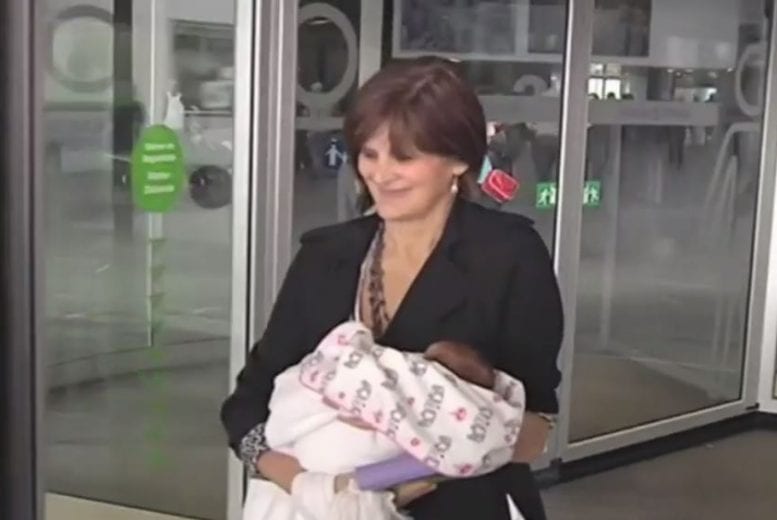 A 62 ans, elle accouche de son troisième enfant...photos