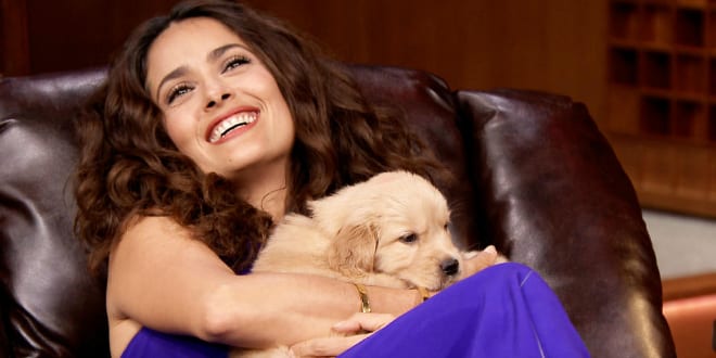 Salma Hayek révèle avoir été draguée de manière insupportable par Donald Trump