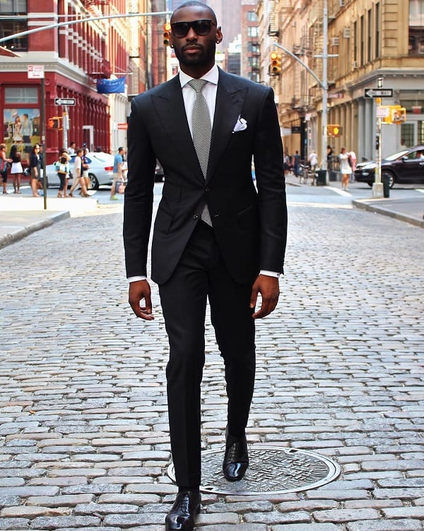 5 choses que les hommes portent qui attirent les femmes