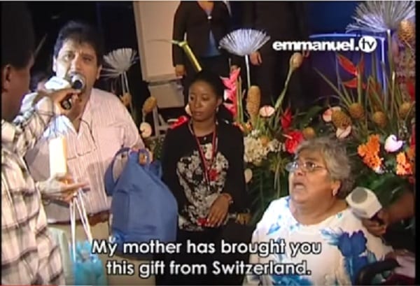 T.B. Joshua refuse un don de 1 000 $ offert par une Suissesse, après une guérison...La raison (Vidéo / photos)