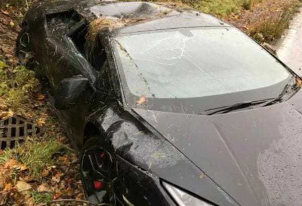 L'international ghanéen Jeffrey Schlupp endommage sa Lamborghini de 190,000£ dans un accident: PHOTOS