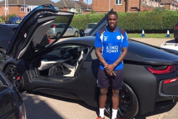 L'international ghanéen Jeffrey Schlupp endommage sa Lamborghini de 190,000£ dans un accident: PHOTOS