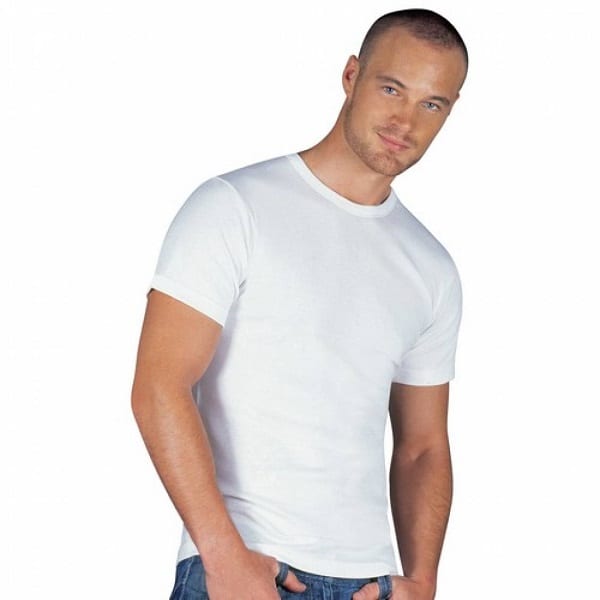 5 choses que les hommes portent qui attirent les femmes