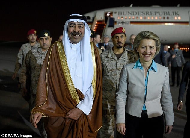 En visite en Arabie Saoudite, une ministre allemande refuse de porter un hijab: PHOTOS
