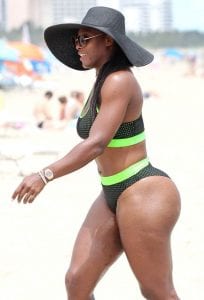 Serena Williams : Elle adresse un message fort à ceux qui critiquent sa couleur de peau et sa corpulence (photos)