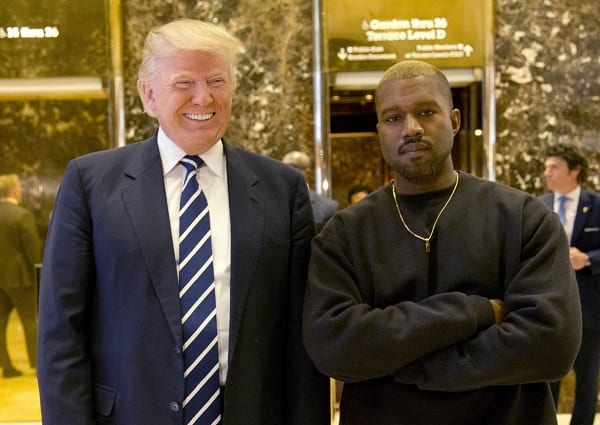 Kanye West rencontre Donal trump, reçoit un cadeau et annonce sa candidature pour 2024: PHOTOS
